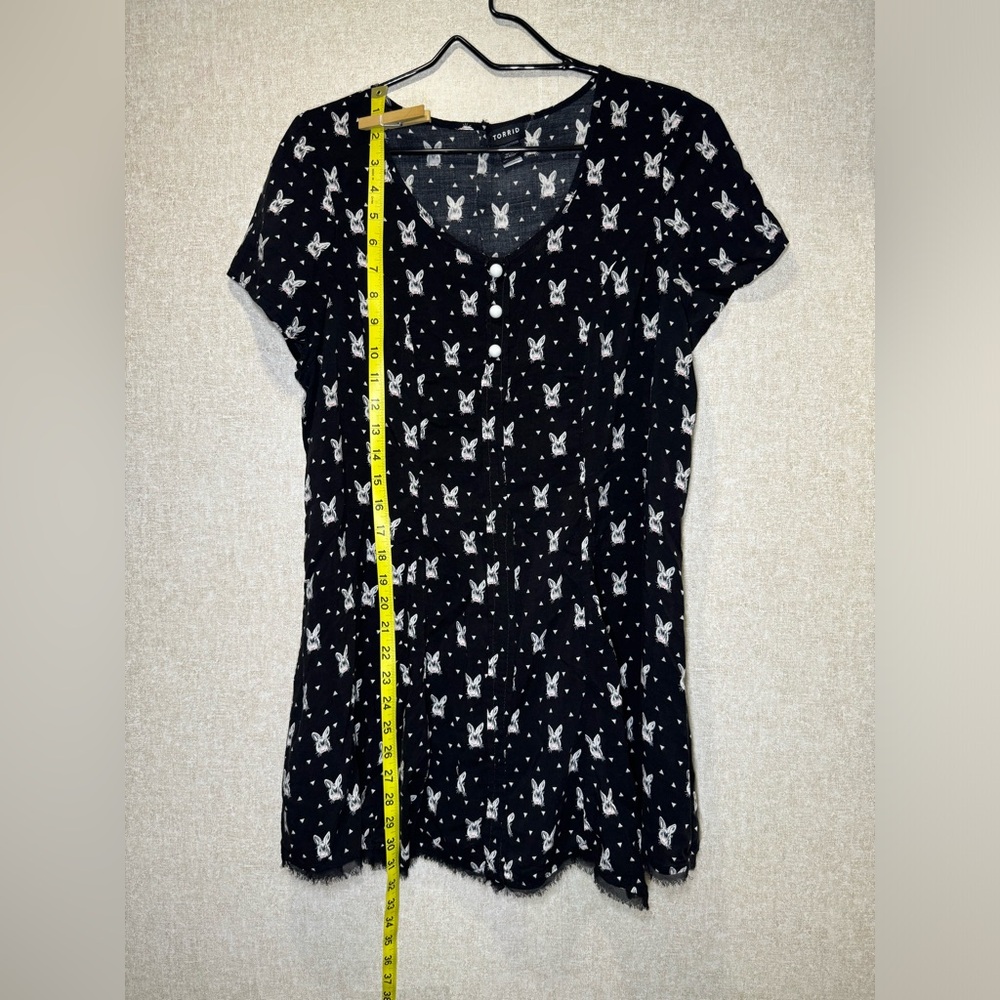 Torrid Black And White Bunny Head Polka Dot Tunic Top Retro Style Size 2/2X - Picture 8 of 12